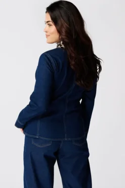 Aansluitend denim jasje
