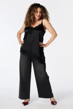 A-symmetrische blouse met kant