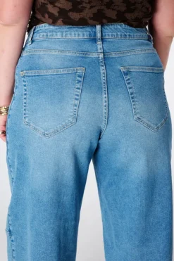 Barrel jeans
