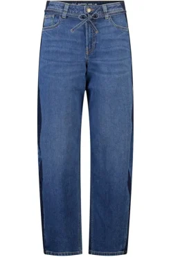 Barrel jeans