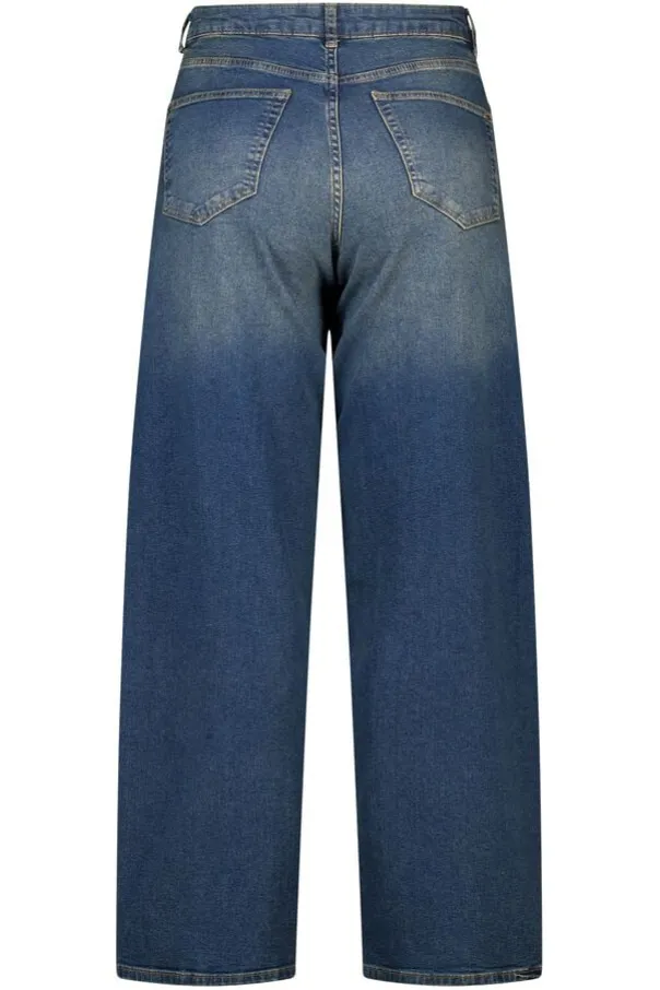 Barrel jeans