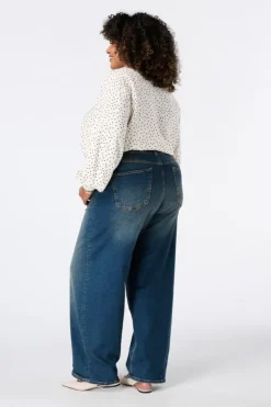 Barrel jeans