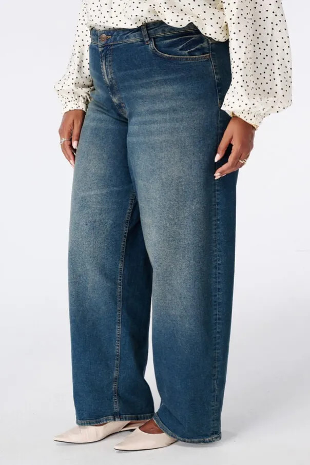 Barrel jeans