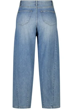 Barrel jeans