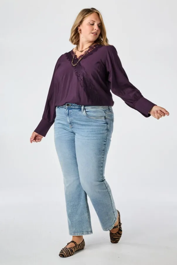 Blouse met kanten details
