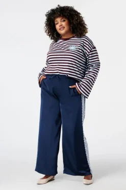 Broek met kanten zijkant