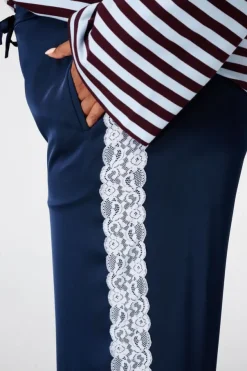 Broek met kanten zijkant