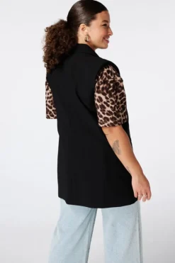 Lang gilet met knoopsluiting