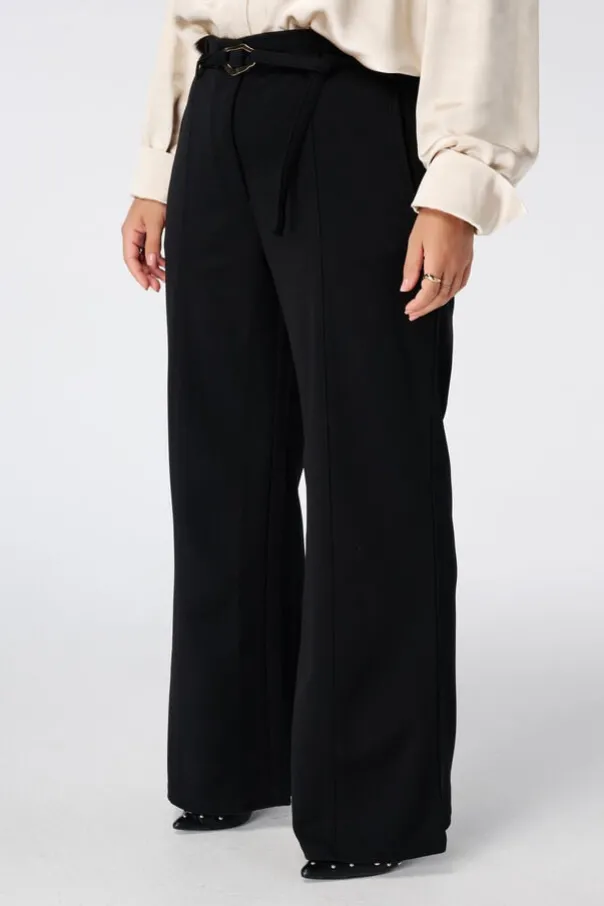 Rechte pantalon met ceintuur