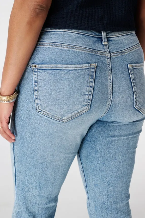 Straight leg jeans met mid waist
