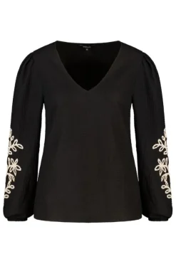 Top met borduursel