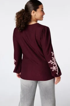 Top met borduursel