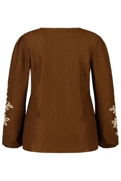 Top met borduursel