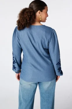 Top met borduursel