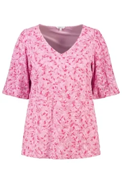 Top met kanten details