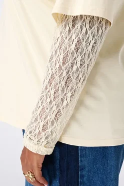 T-shirt met kanten mouwen
