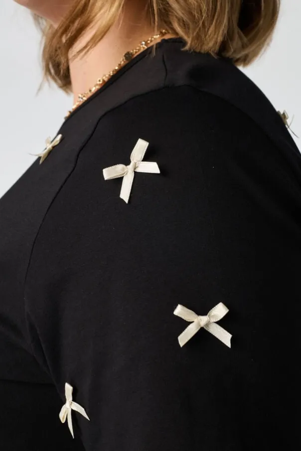 T-shirt met satijnen strikjes