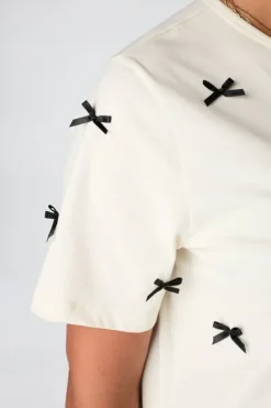 T-shirt met satijnen strikjes